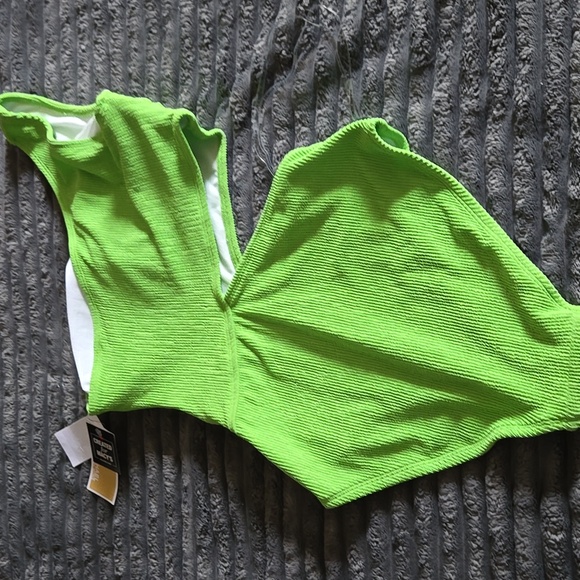 *BUNDLE* 3 One Piece Swim Suits in a M, 8, & 10 - Picture 11 of 12